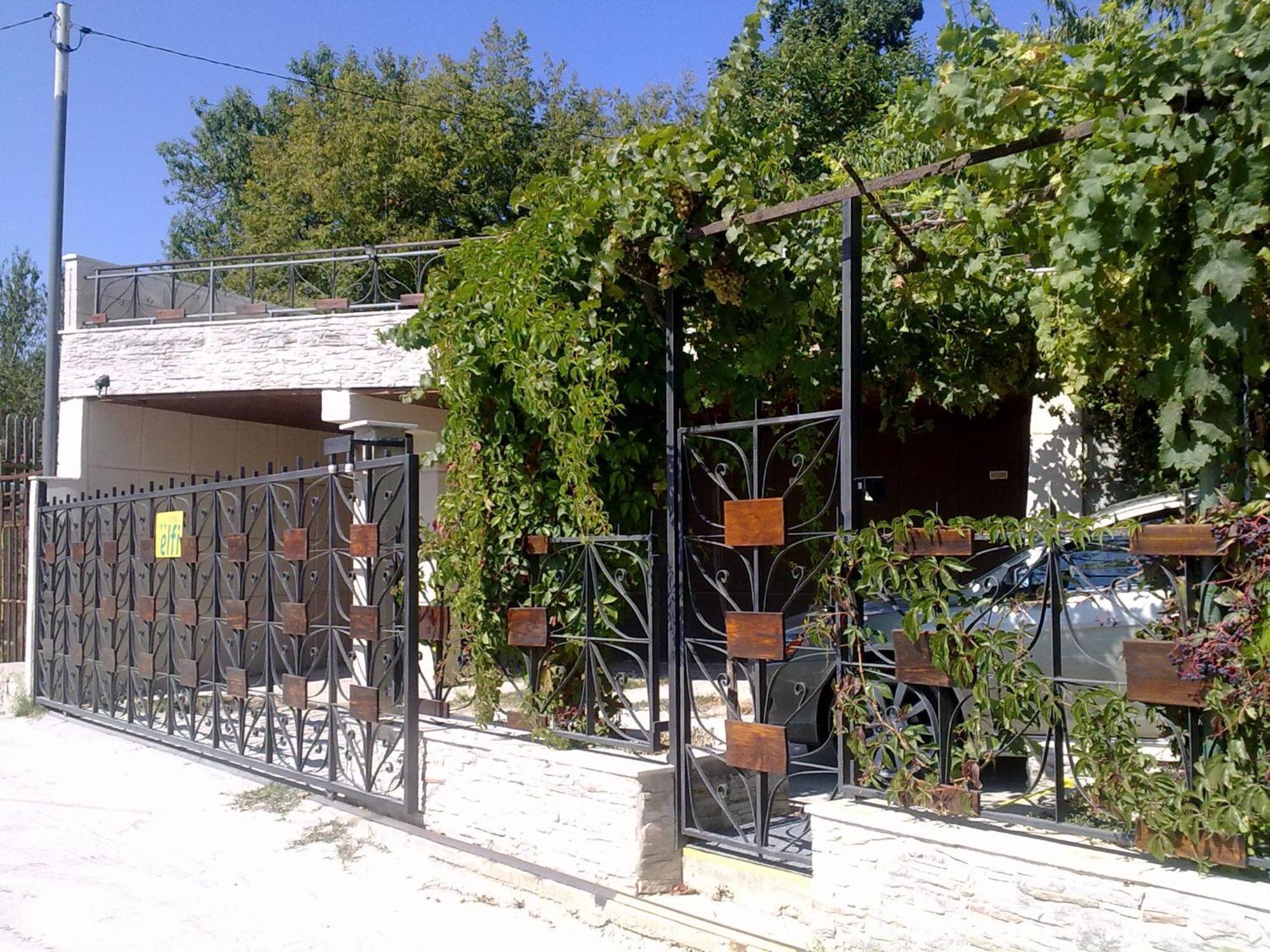 Villa Elfi โกลเดน แซนส์ ภายนอก รูปภาพ